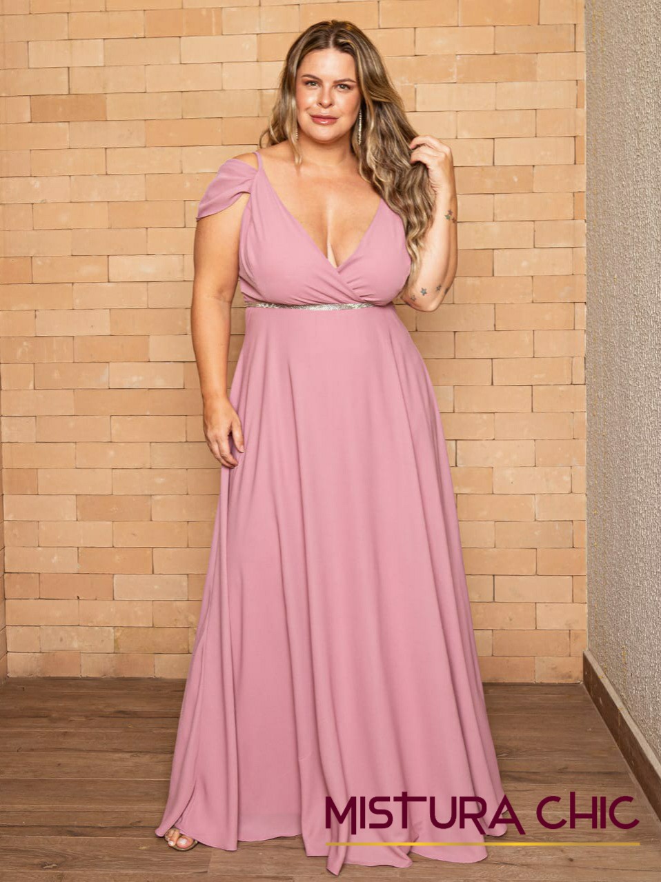 vestido de festa plus size ombro a ombro